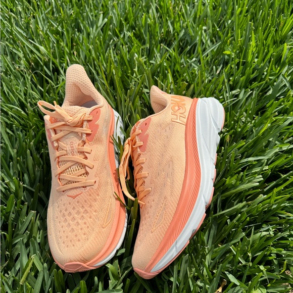 Hoka Clifton 9 Cantaloupe / White women size    10 new with box - Picture 15 of 17